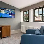Hestia Barons Old Town Hotell 4*