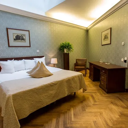 فندق Hestia Barons Old Town 4*
