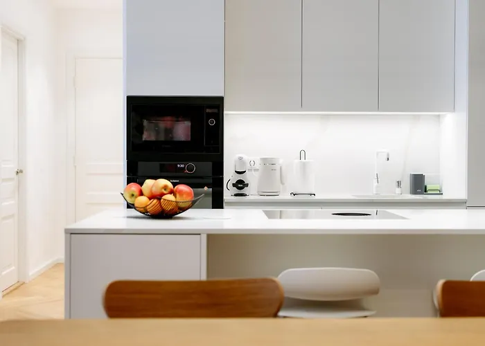 Hestia Barons Old Town 4*