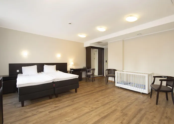 Hestia Barons Old Town 4*