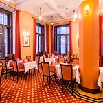 Hestia Barons Old Town 4*