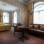 فندق Hestia Barons Old Town 4*