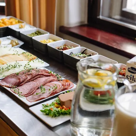 Hotel Hestia Barons Old Town 4*